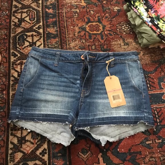 Jean Shorts - Picture 2 of 3